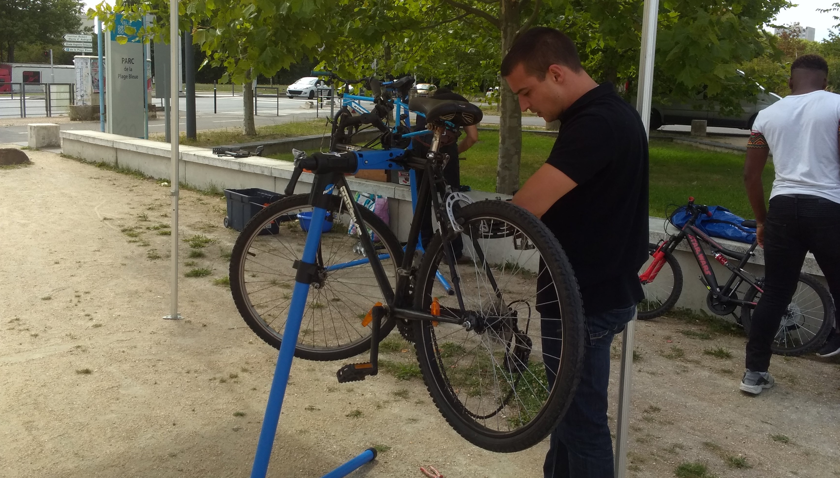 Ateliers mobiles d’auto-réparation de vélos